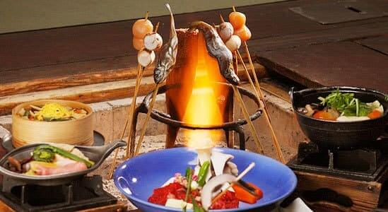 湯西川の伝統を受け継ぐ 平家お狩場焼