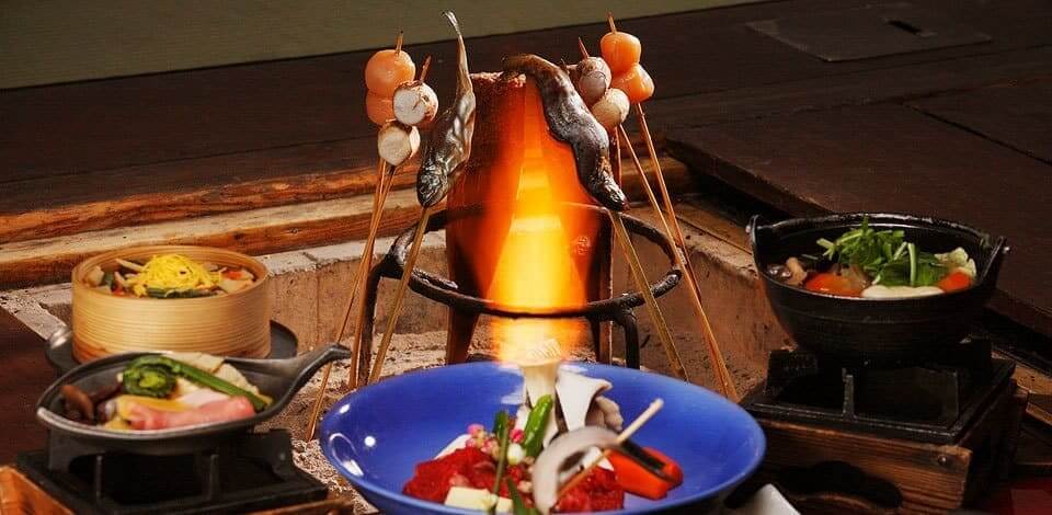 湯西川の伝統を受け継ぐ 平家お狩場焼